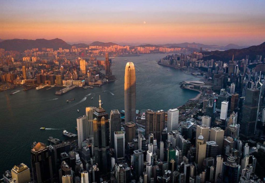 Unveiling the Luxurious Side of Hong Kong: A Stay at the City’s Finest Hotels