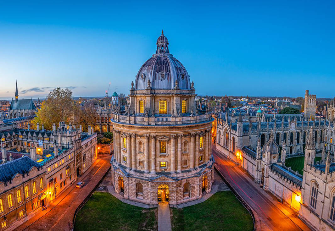 Time in Oxford: Wandering Between Academia and History
